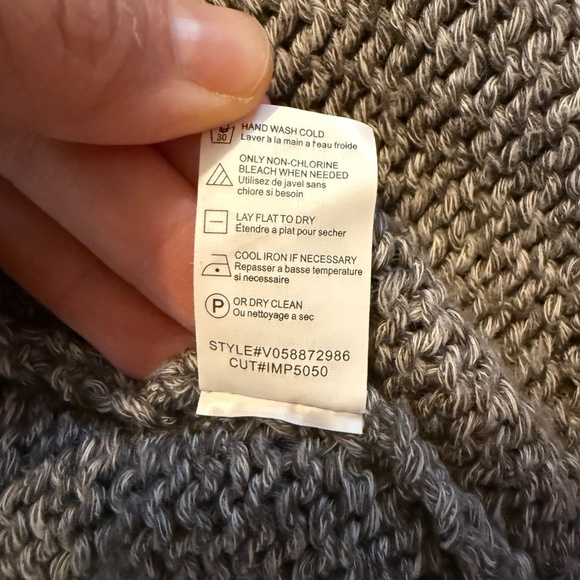 Vince knitted by hand cardigan grey Small - Picture 5 of 9